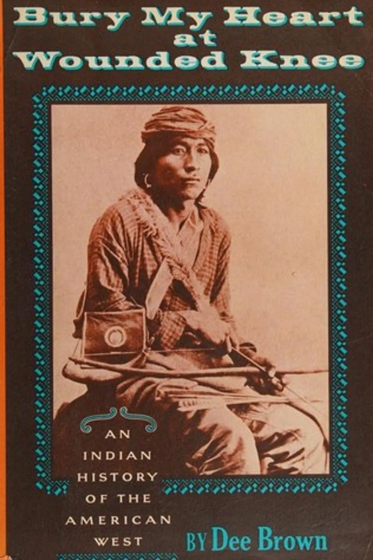 Couverture de « BURY MY HEART AT WOUNDED KNEE »
