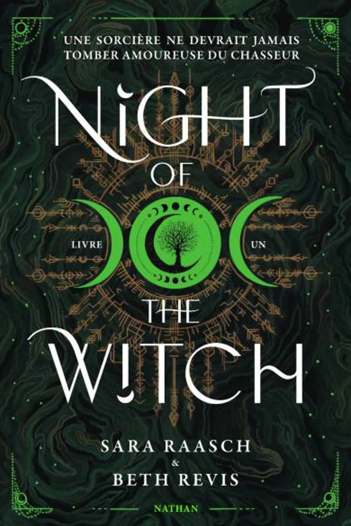 Couverture de « Night of the Witch - Tome 1 - Une romantasy enemies-to-lovers sur chasse aux sorcières dans l'Allemagne du XVIe - dès 15 ans »