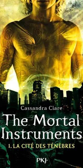 Couverture de The Mortal Instruments T.1 - La Cité des Ténèbres, Cassandra Clare