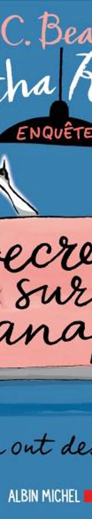 Couverture de Agatha Raisin enquête 26 - Secrets sur canapé, M C Beaton
